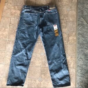 Men’s Wrangler Denim Blue Jeans 34 x 29 NWOT
